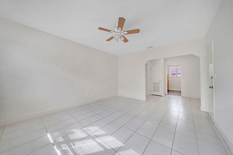 More Photos Of 931 SW 3rd St, Miami Apartments For Sale