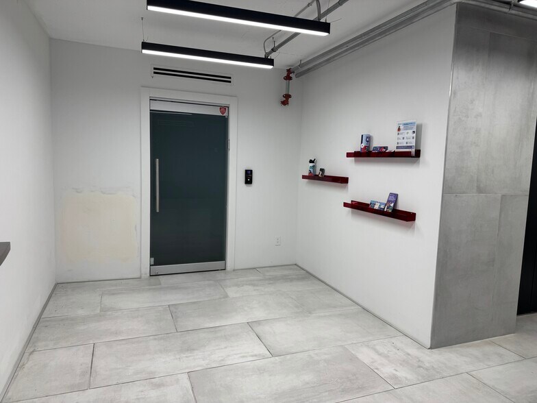 More Photos Of 1720 Harrison St, Hollywood Office Residential For Sale