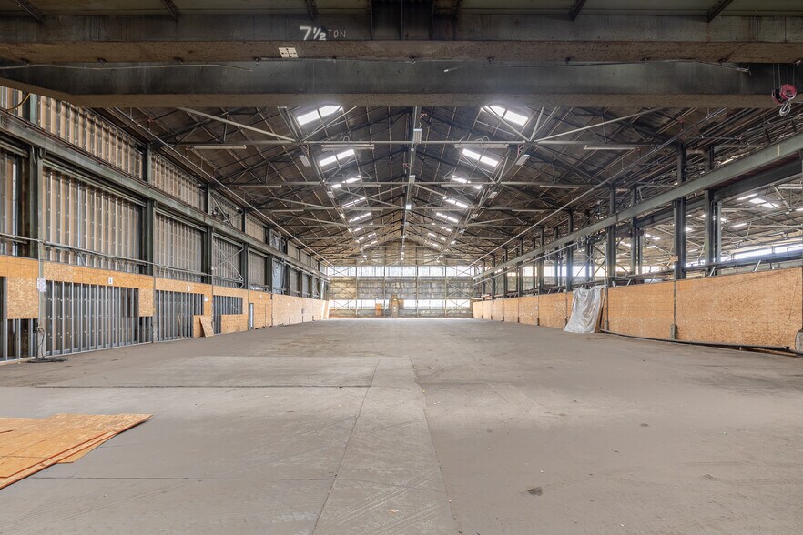 More Photos Of 2000-2040 Mandela Pky, Oakland Manufacturing For Lease