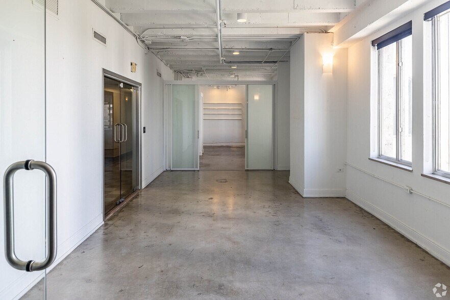 More Photos Of 420 Lincoln Rd, Miami Beach Loft Creative Space For Lease