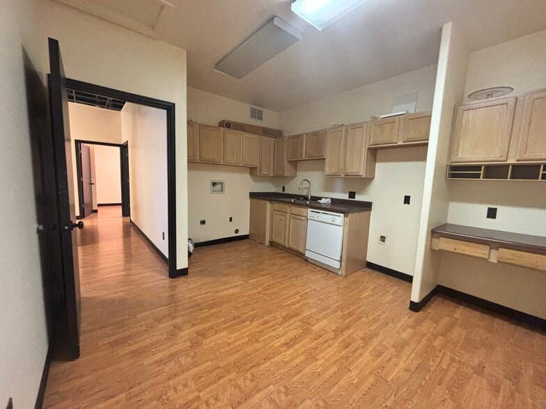 More Photos Of 409 N Grand Ave, Pueblo Office For Lease