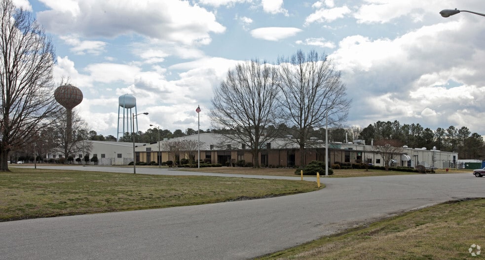 More Photos Of 1305 Progress Rd, Suffolk Warehouse For Lease