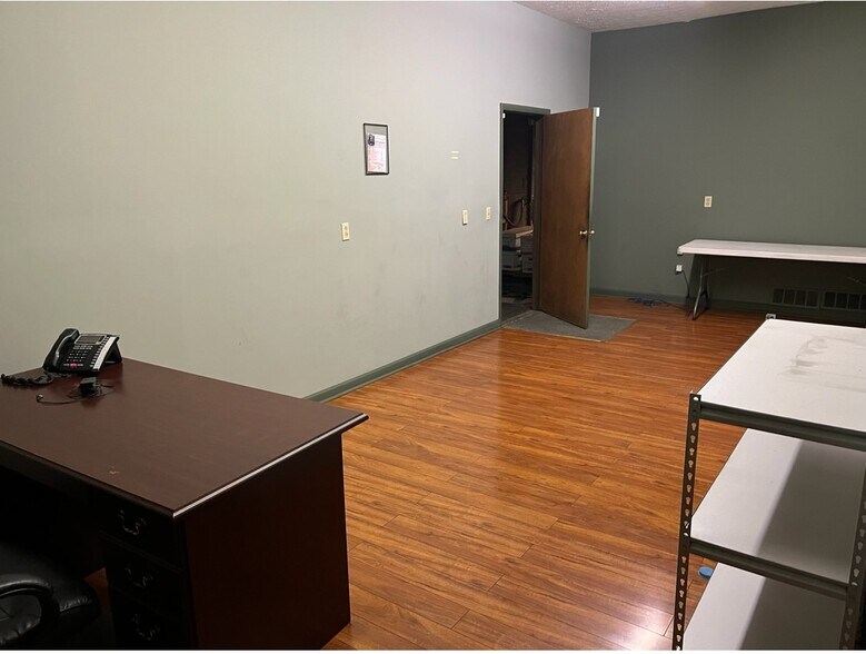 More Photos Of 1321 DuPont Rd, Parkersburg Self Storage For Sale