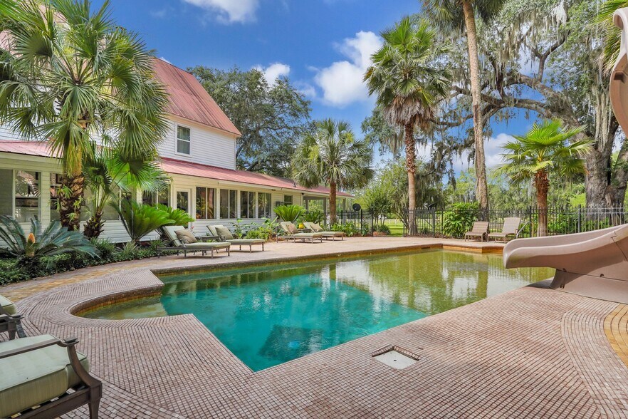 More Photos Of 1871 GA Highway 99, Brunswick Specialty For Sale