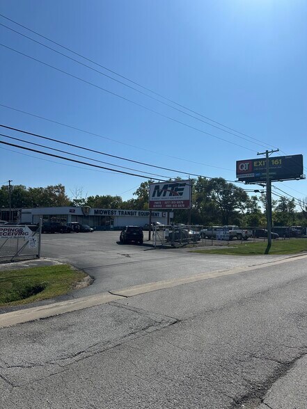 More Photos Of 16725 Van Dam Rd, South Holland Auto Repair For Lease