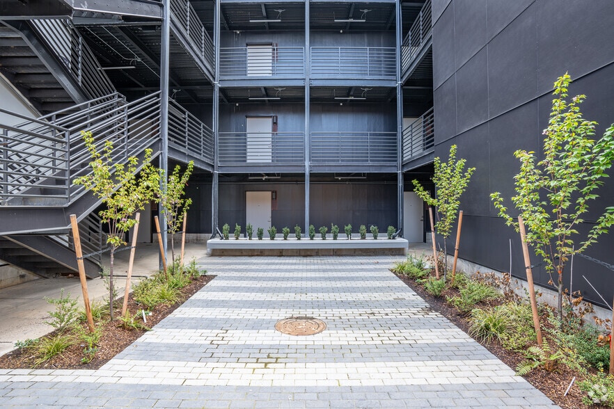 More Photos Of 2171 N Rosa Parks Way, Portland Apartments For Sale