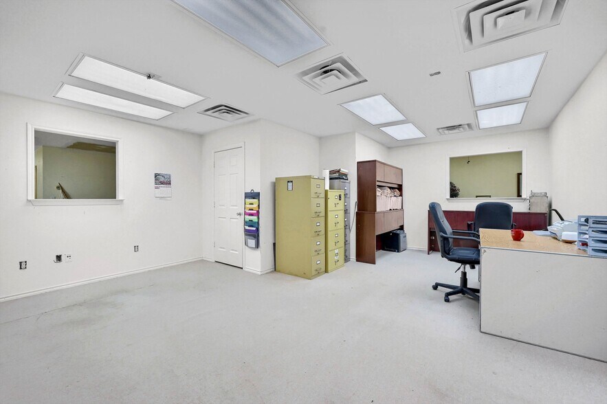 More Photos Of 18987 W US Highway 82, Sherman Industrial For Sale