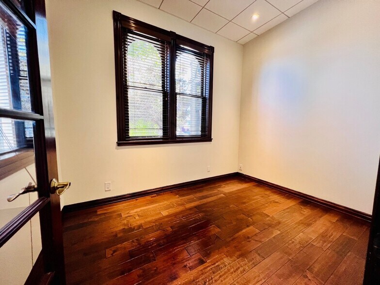 More Photos Of 13323 W Washington Blvd, Culver City Medical For Lease