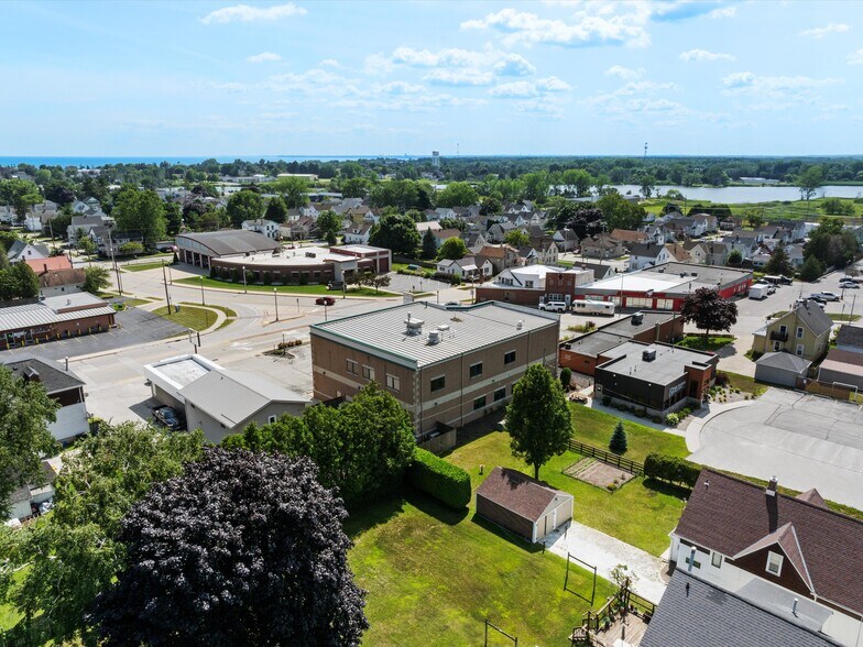 More Photos Of 2205 Forest Ave, Two Rivers Office Residential For Sale