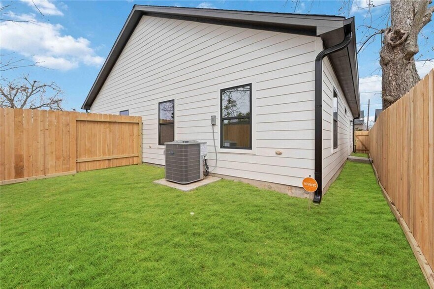 More Photos Of 4314 Stassen St, Houston Multifamily For Sale