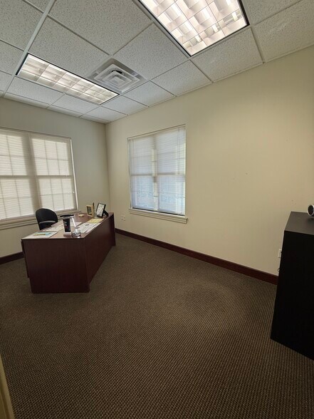More Photos Of 5665 S Transit Rd, Lockport Office For Sale