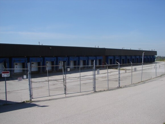 More Photos Of 1100 Arrow Rd, Toronto Distribution For Lease