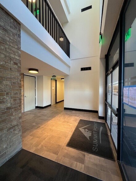 More Photos Of 2512 S Interstate 35 S, Austin Office For Sale