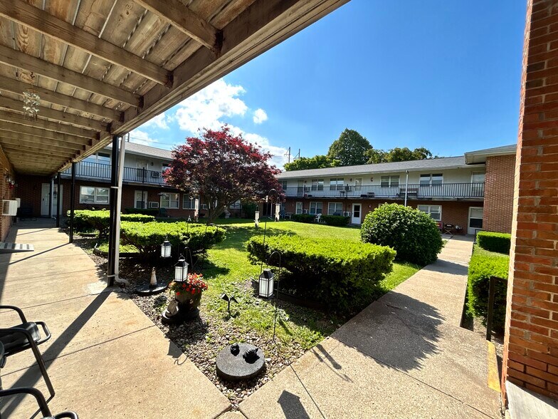 More Photos Of 207 S Main St, Louisiana Apartments For Sale