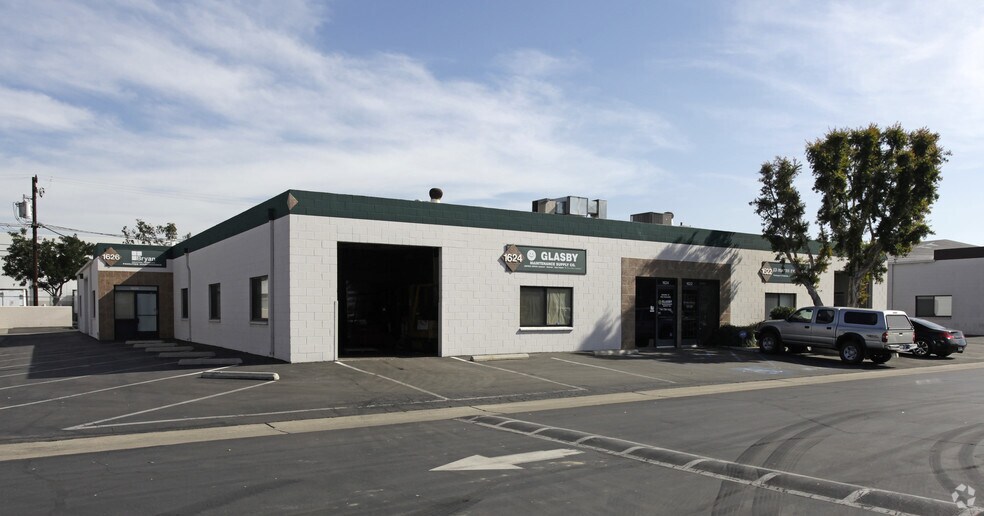 More Photos Of 1620-1626 Orangethorpe Way, Anaheim Warehouse For Lease