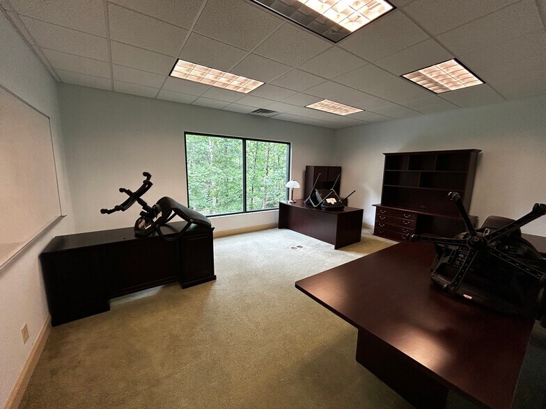 More Photos Of 630 Kennesaw Due West Rd, Kennesaw Office For Sale
