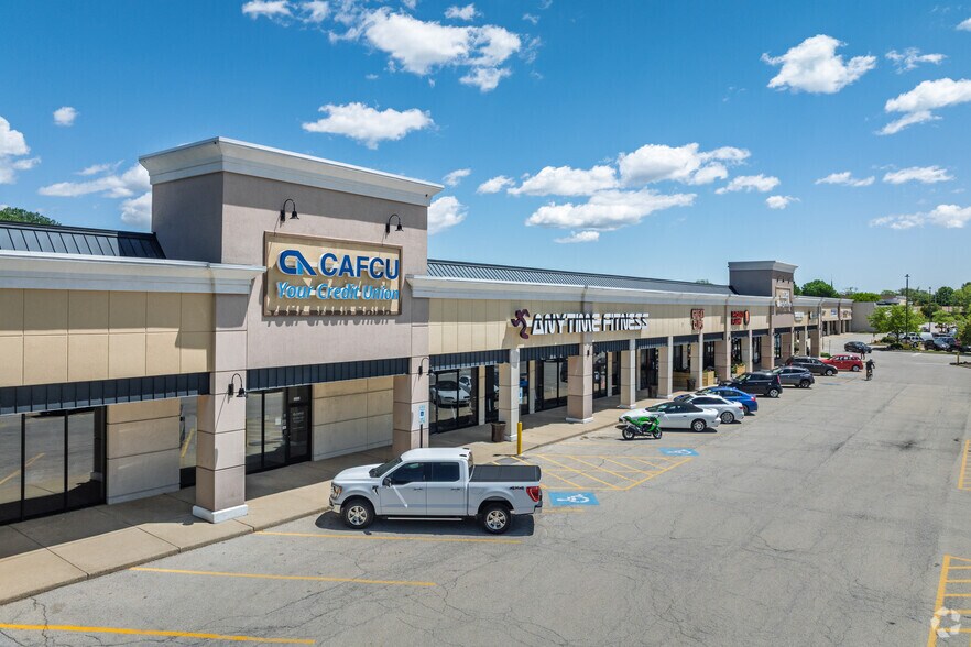 More Photos Of 3104-3266 Kirchoff Rd, Rolling Meadows General Retail For Lease
