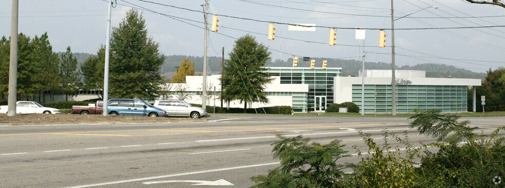 More Photos Of 600 Lakeshore Pky, Birmingham Medical For Lease