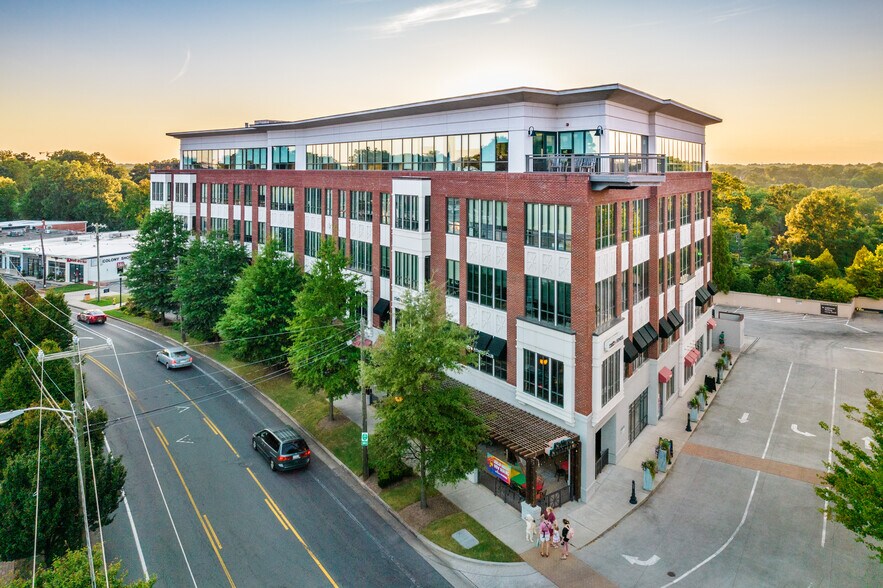 More Photos Of 2820 Selwyn Ave, Charlotte Office For Lease