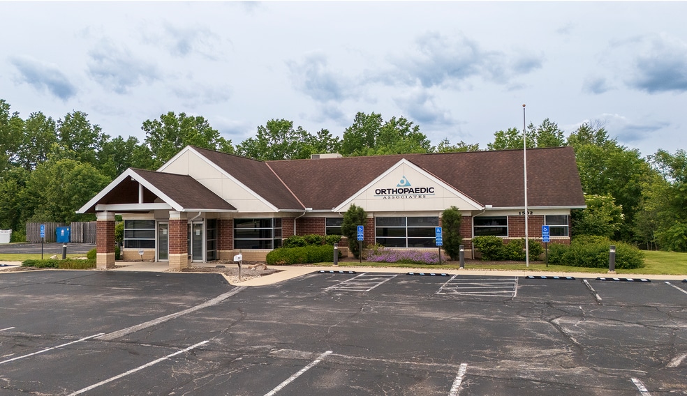 Primary Photo Of 1502 Traveler's Pt, Avon Medical For Lease