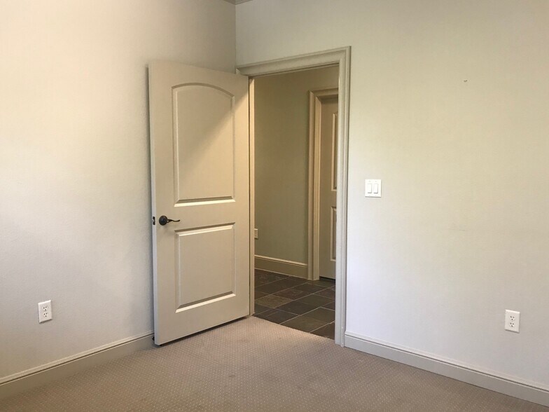 More Photos Of 5592 Davis Blvd, North Richland Hills Office Residential For Sale