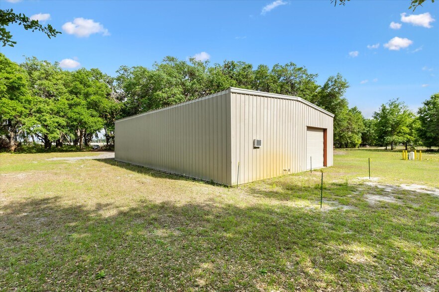 More Photos Of 7112 Marsh Bend Trl, Wildwood Warehouse For Lease