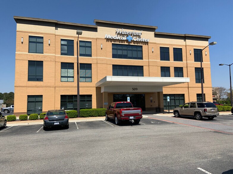 More Photos Of 509 Olde Waterford Way, Leland Office For Lease