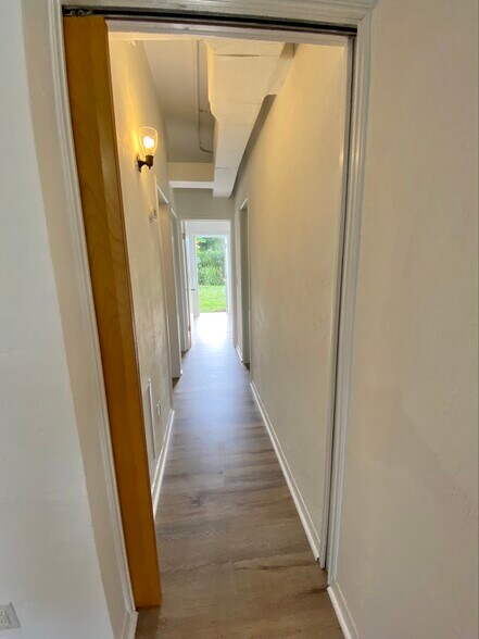 More Photos Of 1985 31st Ave, Vero Beach Office For Sale