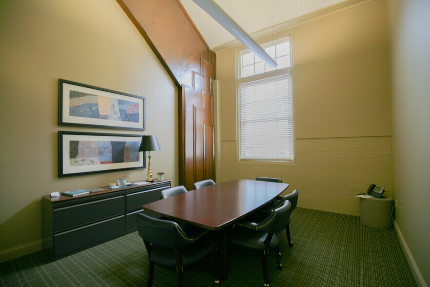 More Photos Of 221 NW 5th St, Evansville Office For Sale