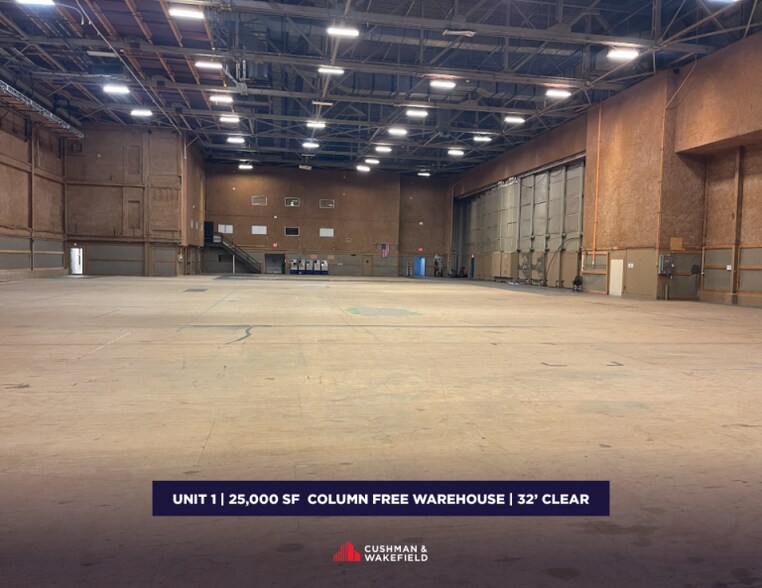 More Photos Of 500 Grumman Rd W, Bethpage Industrial For Lease