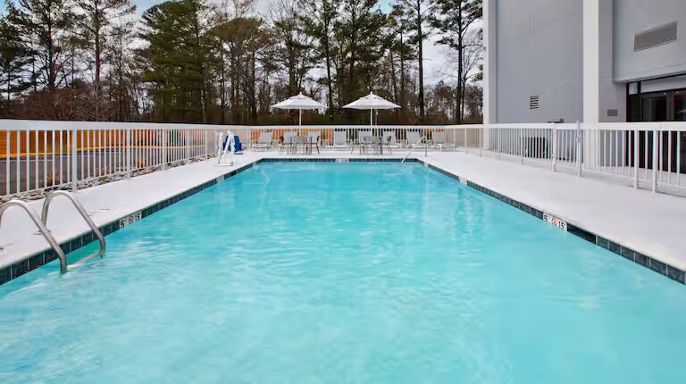 More Photos Of 465 Briarwood Dr, Jackson Hotel For Sale