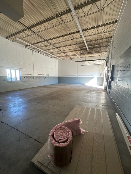 More Photos Of 3300-3312 Encrete Ln, Dayton Light Manufacturing For Lease