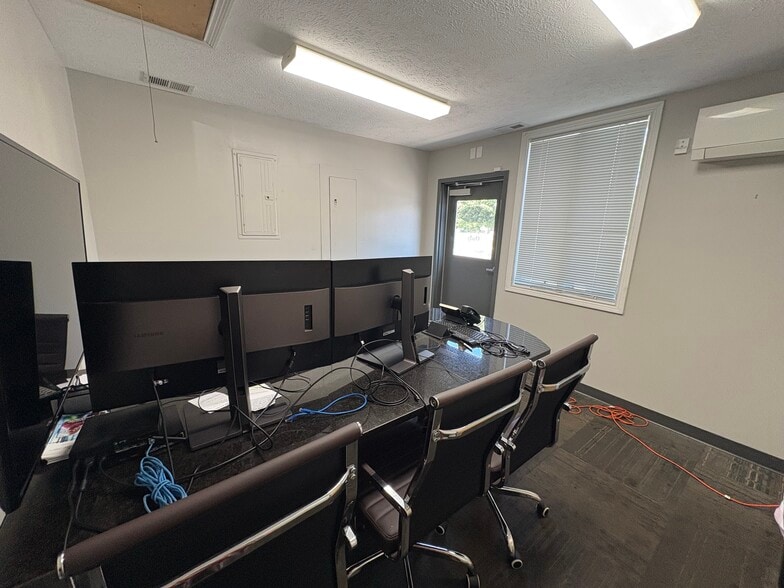 More Photos Of 2306 IFCU way, Lafayette Auto Dealership For Sale