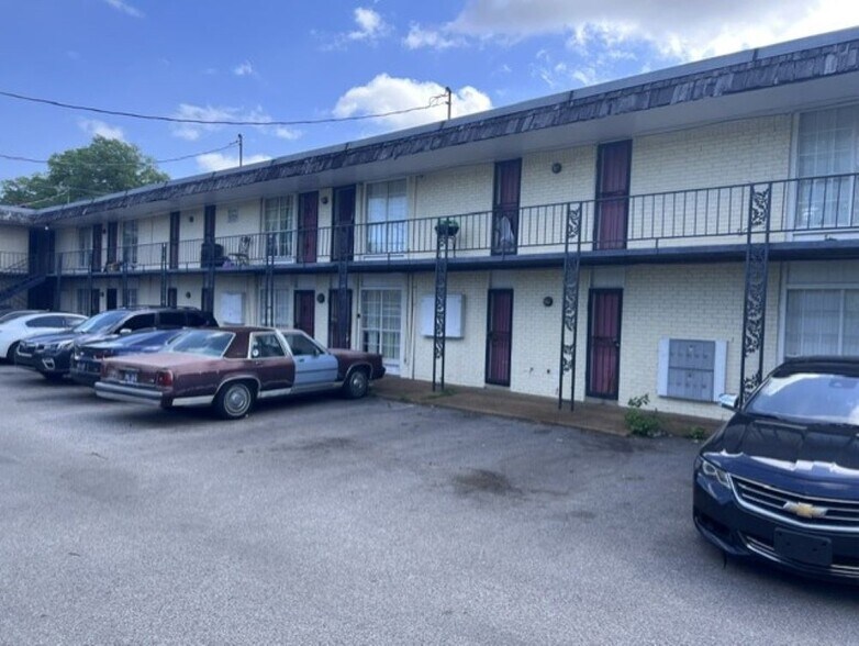 More Photos Of 3721 Millbranch Rd, Memphis Apartments For Sale