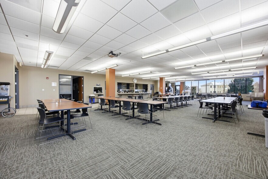 More Photos Of 644 E Beaton Dr, West Fargo Office For Lease