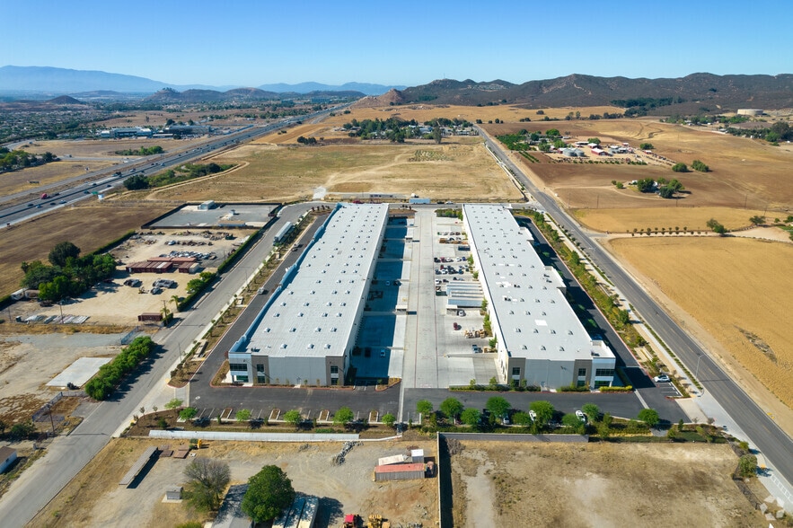 More Photos Of 33360 Zeiders Rd, Menifee Warehouse For Lease