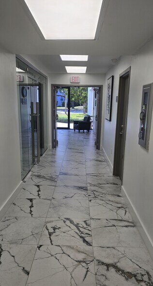 More Photos Of 175 Fontainebleau Blvd, Miami Office For Lease