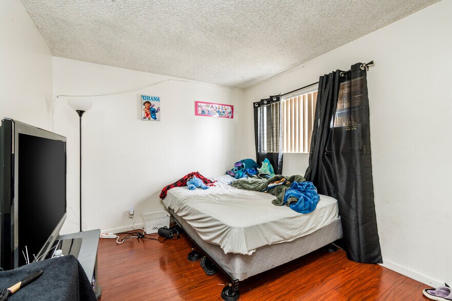 More Photos Of 14811 Parthenia St, Panorama City Apartments For Sale