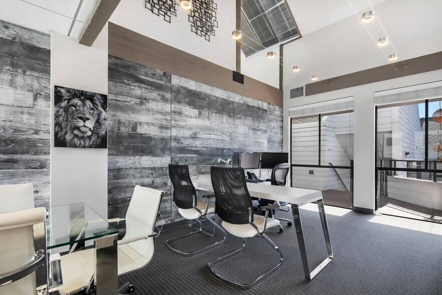 More Photos Of 2200 Pacific Coast Hwy, Hermosa Beach Office For Sale