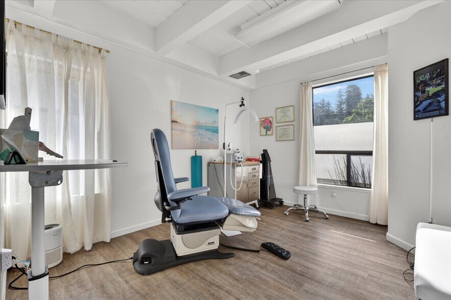 More Photos Of 9500 Soquel Dr, Aptos Office For Sale