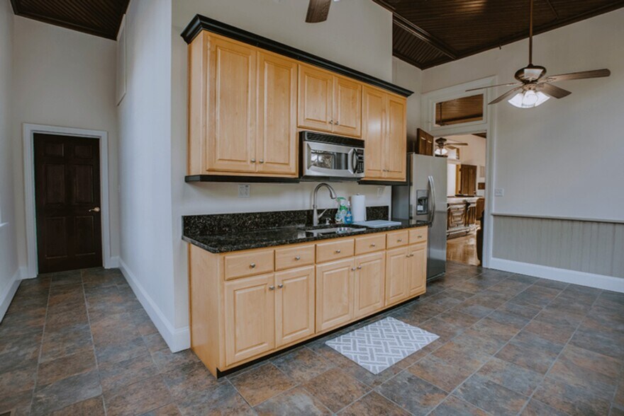 More Photos Of 441 Washington St, Portsmouth Office Residential For Sale