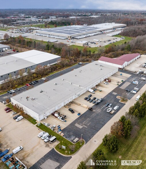 More Photos Of 2575-2597 Center Rd, Hinckley Light Distribution For Lease