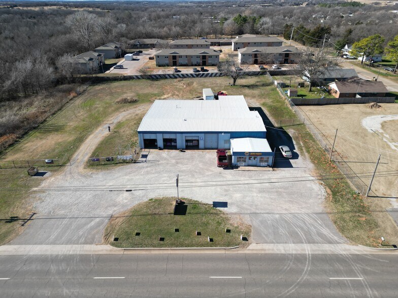 More Photos Of 406 S Dawson St, Meeker Auto Repair For Sale