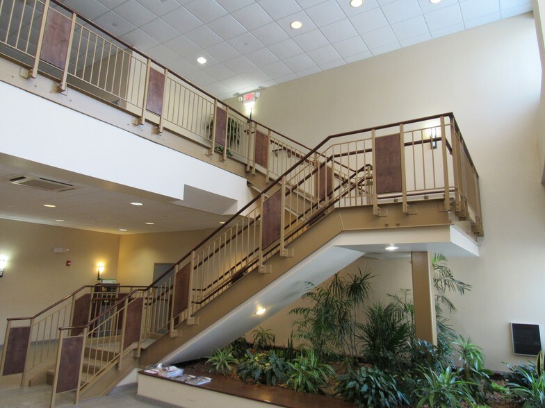 More Photos Of 107 Mount Nebo Pointe Dr, Pittsburgh Medical For Lease