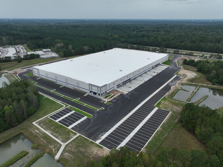 More Photos Of 5601 Chudoba Pky, Prince George Distribution For Lease