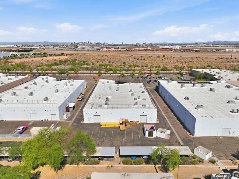 More Photos Of 3401 E Harbour Dr, Phoenix Light Manufacturing For Lease