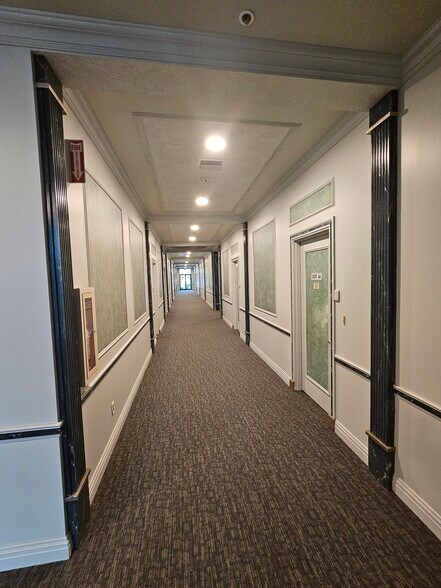 More Photos Of 166 E Jericho Tpke, Mineola Office For Lease