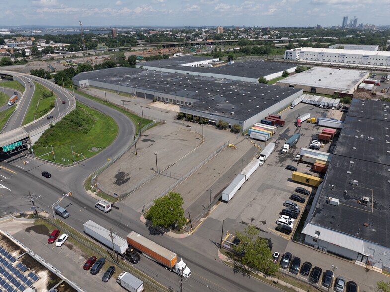 More Photos Of 112 Port Jersey Blvd, Jersey City Warehouse For Lease