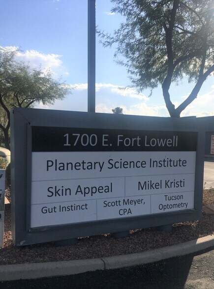 More Photos Of 1700 E Fort Lowell Rd, Tucson Medical For Lease