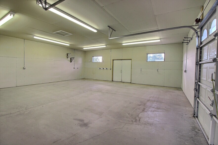 More Photos Of 5805 Wagon Wheel Ln, Lakeside Office For Sale